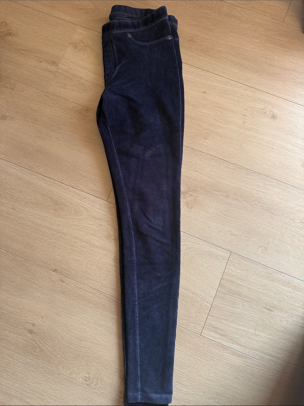HUE Women's Dark Navy Stretch Corduroy Jeggings